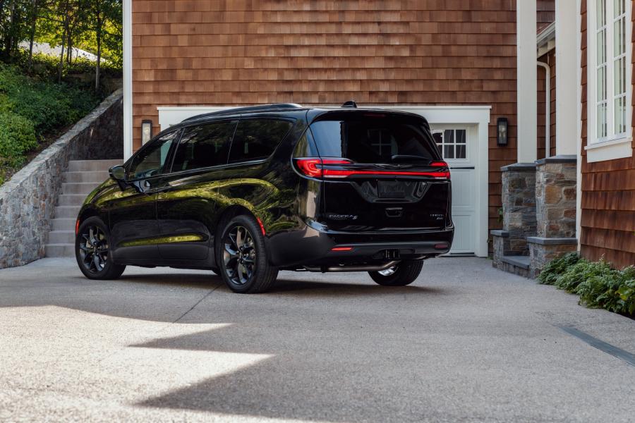  Chrysler Pacifica Limited S Appearance Package AWD (RU) 2020 года  (фото 12 из 70)